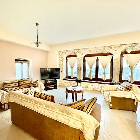 Luxury With Private Infinity Pool *